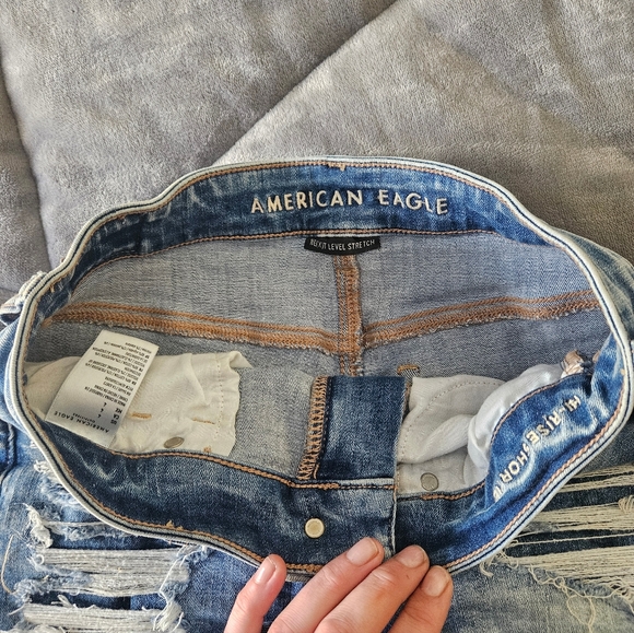 American Eagle high-rise shortie Jean shorts - Picture 3 of 3